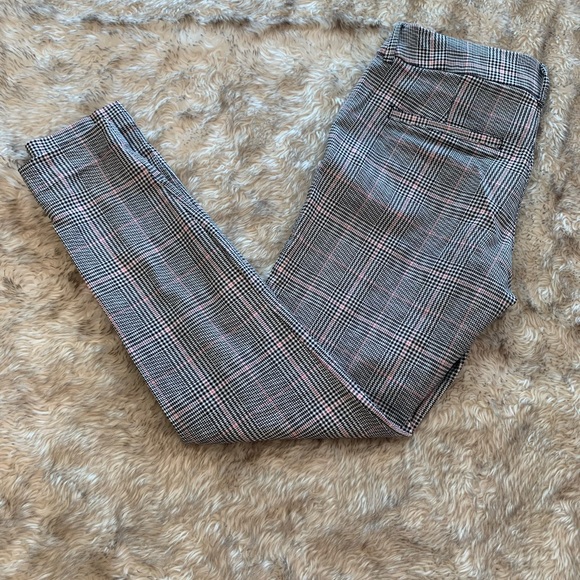 Old Navy Pants $5 each. Sold together or separately - Picture 12 of 14